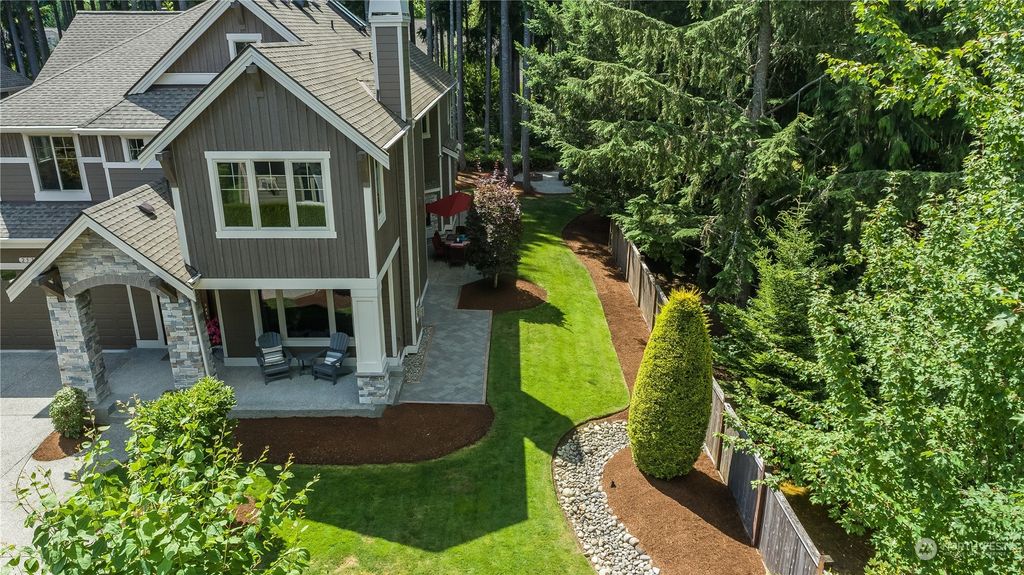 Photo of 25711 SE 30th Street, Sammamish, WA 98075 (MLS # 2154118)