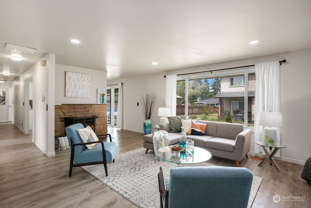 Photo of 712 S 142nd Place, Burien, WA 98168 (MLS # 2125805)
