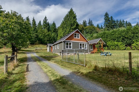 Photo of 6827 Lakewood Road, Stanwood, WA 98292 (MLS # 2561488)