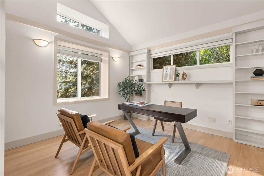 Photo of 2290 140th Way SE, Bellevue, WA 98007 (MLS # 2516106)