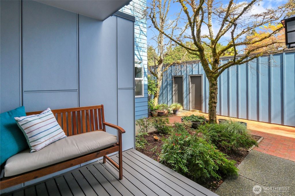 Photo of 1550 NW 195th Street #106, Shoreline, WA 98177 (MLS # 2500475)