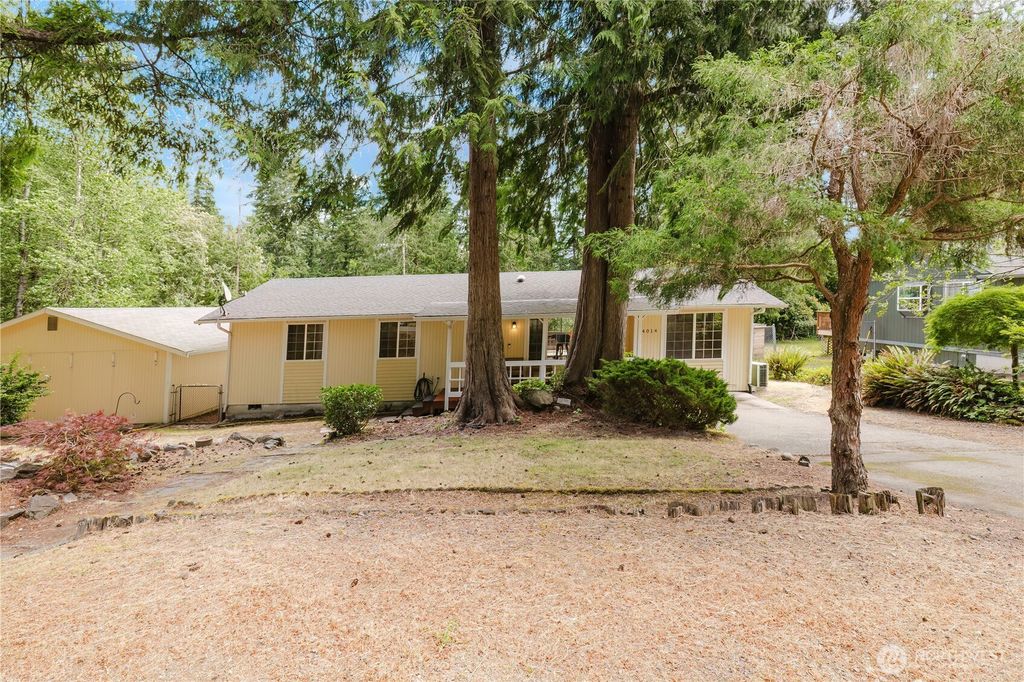 Photo of 4014 Silver Lane NW, Bremerton, WA 98312 (MLS # 2544122)