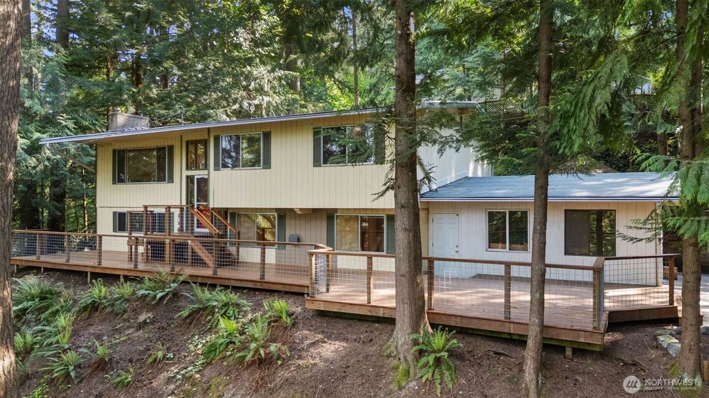 Photo of 540 SW Fernwood Street, Issaquah, WA 98027 (MLS # 2368048)