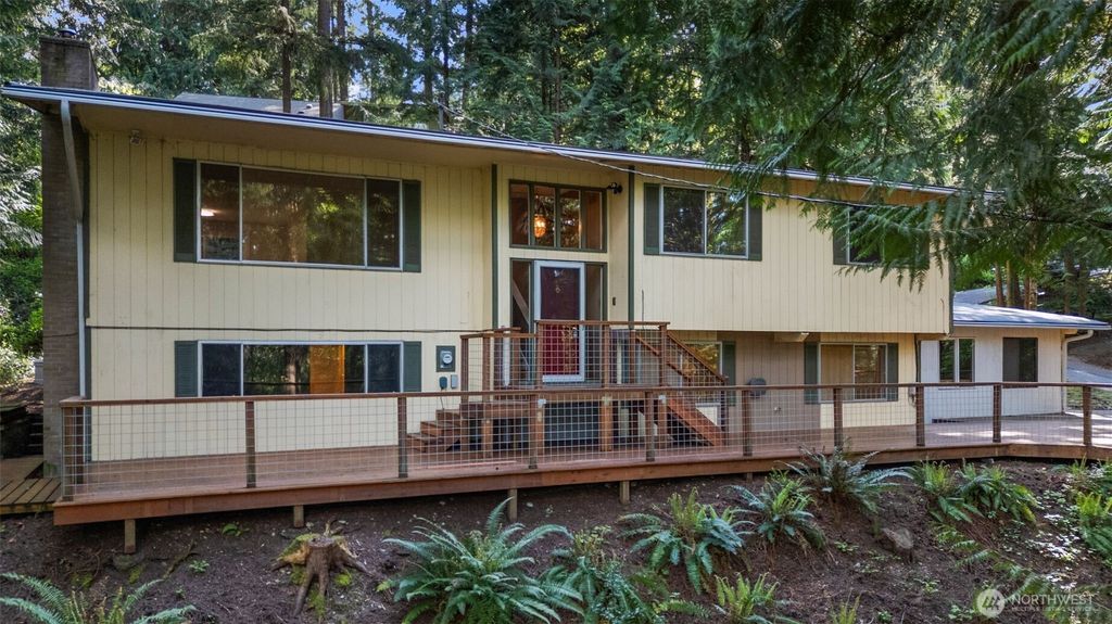 Photo of 540 SW Fernwood Street, Issaquah, WA 98027 (MLS # 2368048)