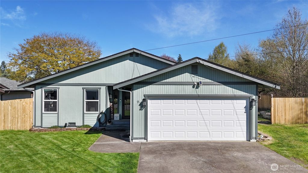 Photo of 933 13th Street SW, Puyallup, WA 98371 (MLS # 2495157)