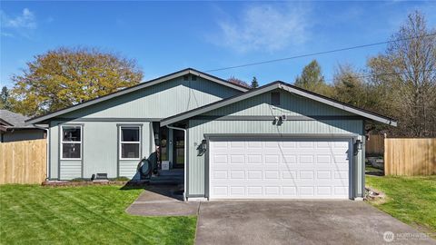 Photo of 933 13th Street SW, Puyallup, WA 98371 (MLS # 2495157)