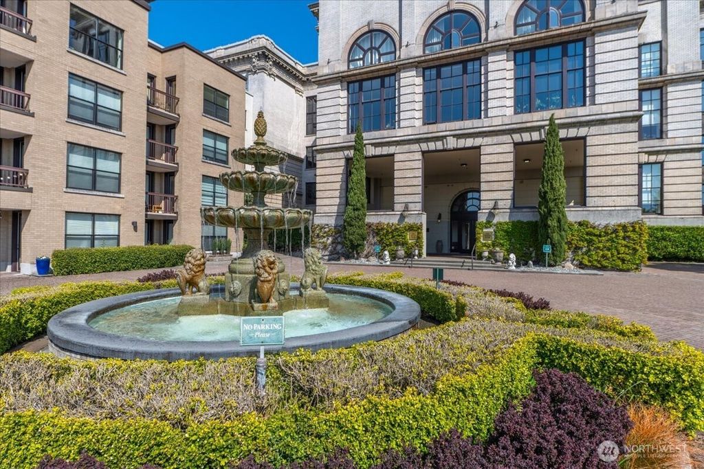 Photo of 201 Galer Street #524, Seattle, WA 98109 (MLS # 2357032)