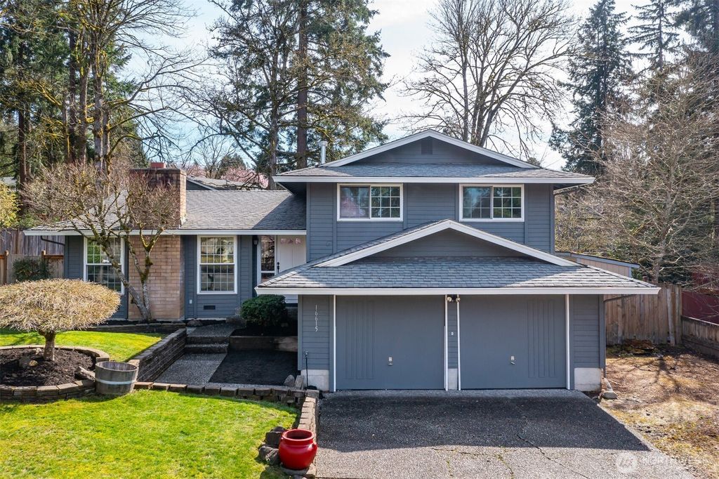 Photo of 16615 NE 108th Place, Redmond, WA 98052 (MLS # 2349939)