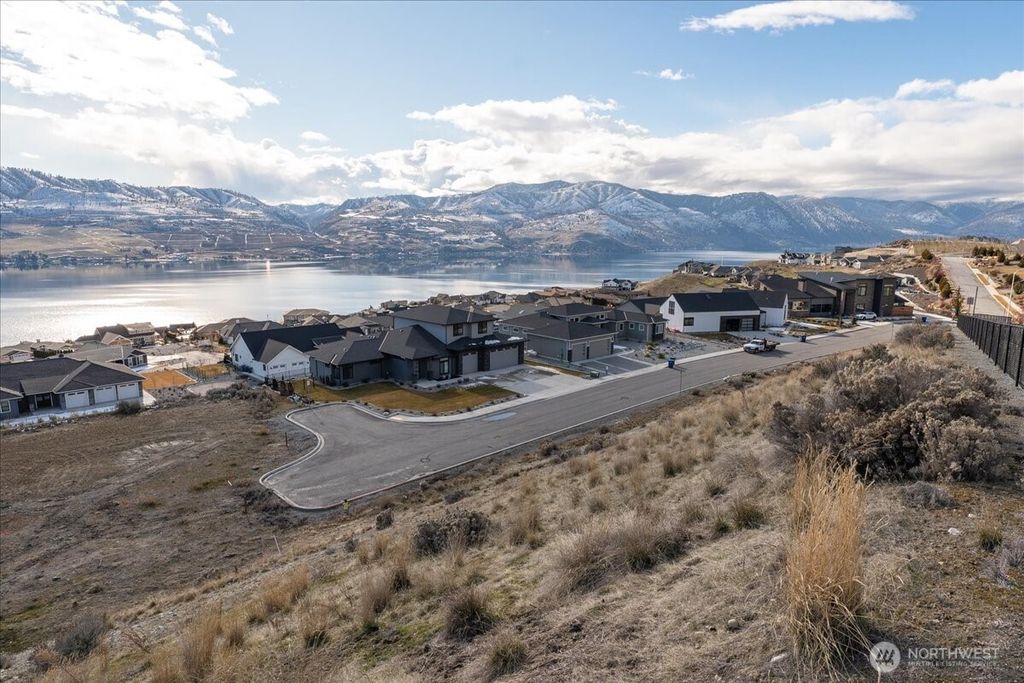 Photo of 270 Crystal View Drive, Chelan, WA 98816 (MLS # 2483283)