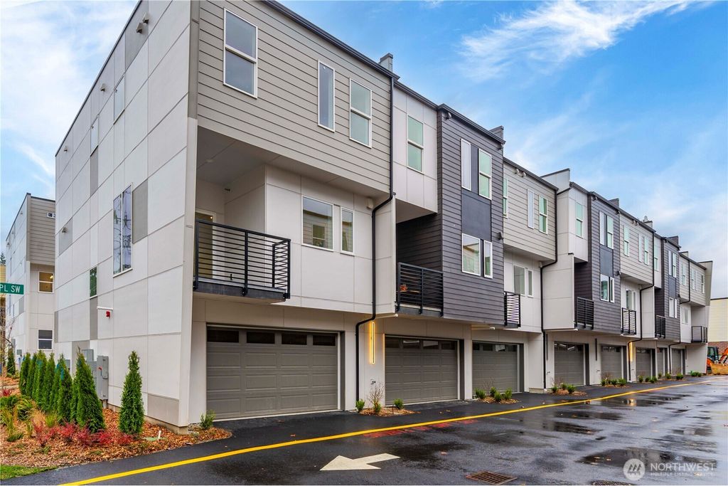 Photo of 11539 17th Place SW, Burien, WA 98146 (MLS # 2504287)