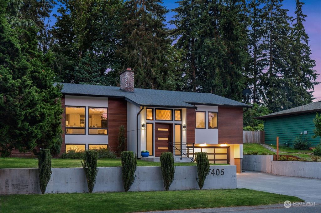 Photo of 7405 NE 146th Street, Kenmore, WA 98028 (MLS # 2268103)