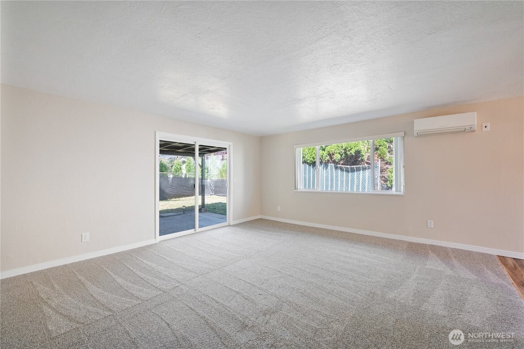 Photo of 4490 Constitution Lane, Longview, WA 98632 (MLS # 2572742)