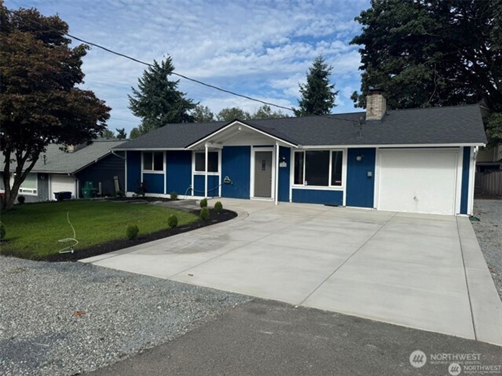 Photo of 14616 Ash Way, Lynnwood, WA 98087 (MLS # 2493509)