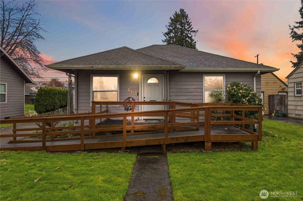 Photo of 463 26th Ave, Longview, WA 98632 (MLS # 2500151)