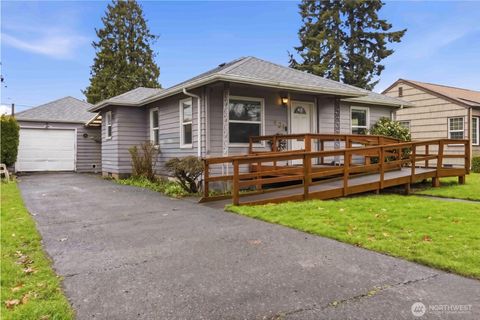 Photo of 463 26th Avenue, Longview, WA 98632 (MLS # 2500151)