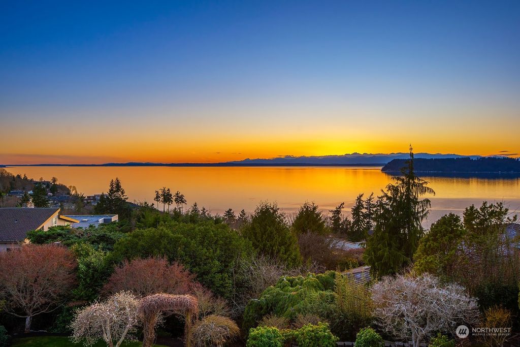 Photo of 6210 93rd Place SW, Mukilteo, WA 98275 (MLS # 2203511)