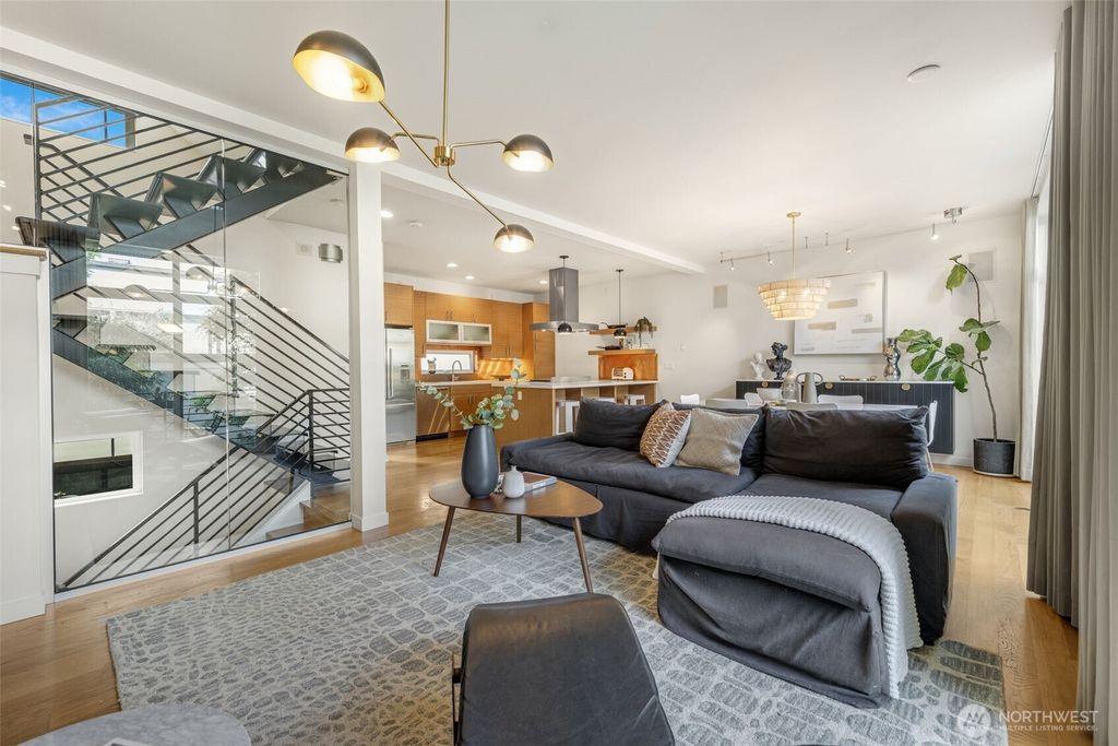 Photo of 430 Malden Avenue E, Seattle, WA 98112 (MLS # 2368703)
