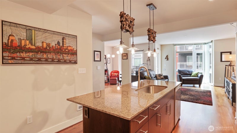 699 John Street 513