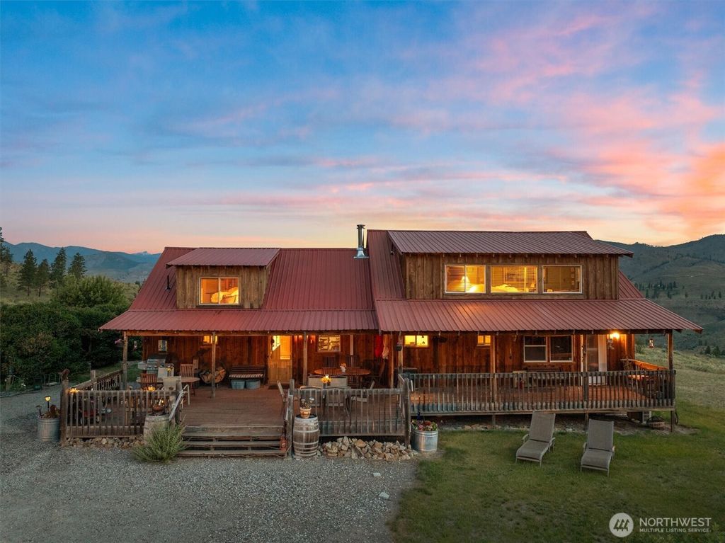 Photo of 767 Bill Shaw Road, Pateros, WA 98846 (MLS # 2508497)