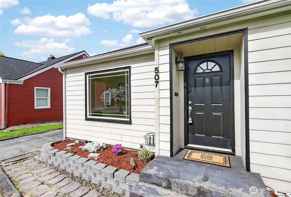 Photo of 507 19th Avenue, Longview, WA 98632 (MLS # 2506668)