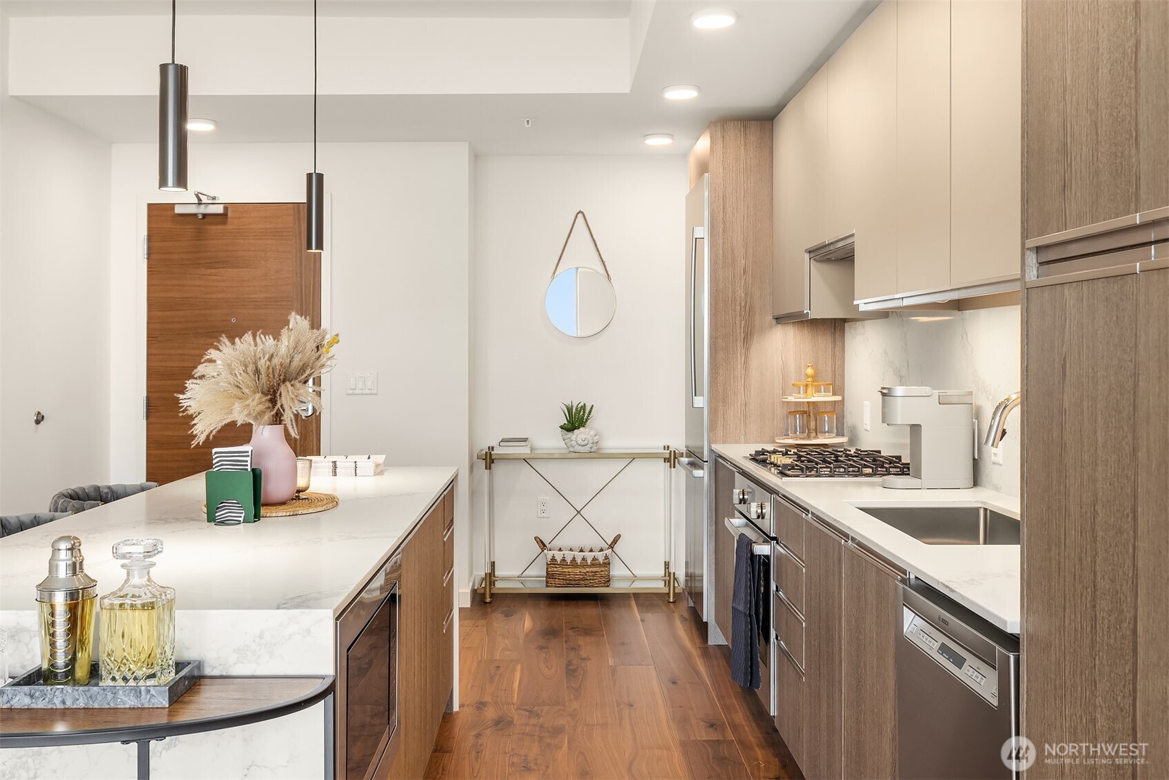 800 Columbia Street 2602