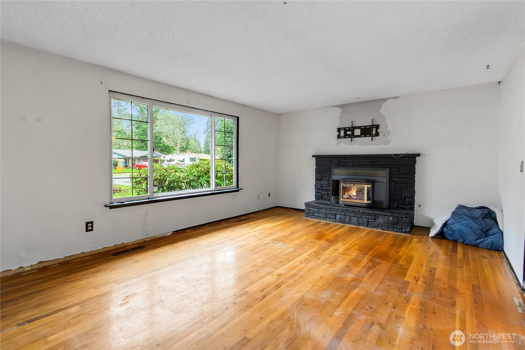 8214 Woodbourne Drive SW