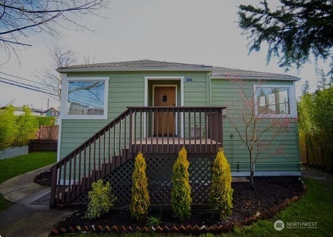 Photo of 9202 17th Avenue SW, Seattle, WA 98106 (MLS # 2579196)