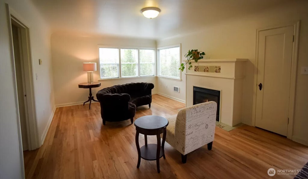 Photo of 9202 17th Avenue SW, Seattle, WA 98106 (MLS # 2579196)