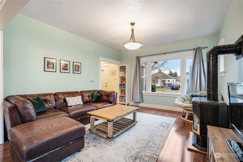 Photo of 1626 McDougall Avenue, Everett, WA 98201 (MLS # 2033289)