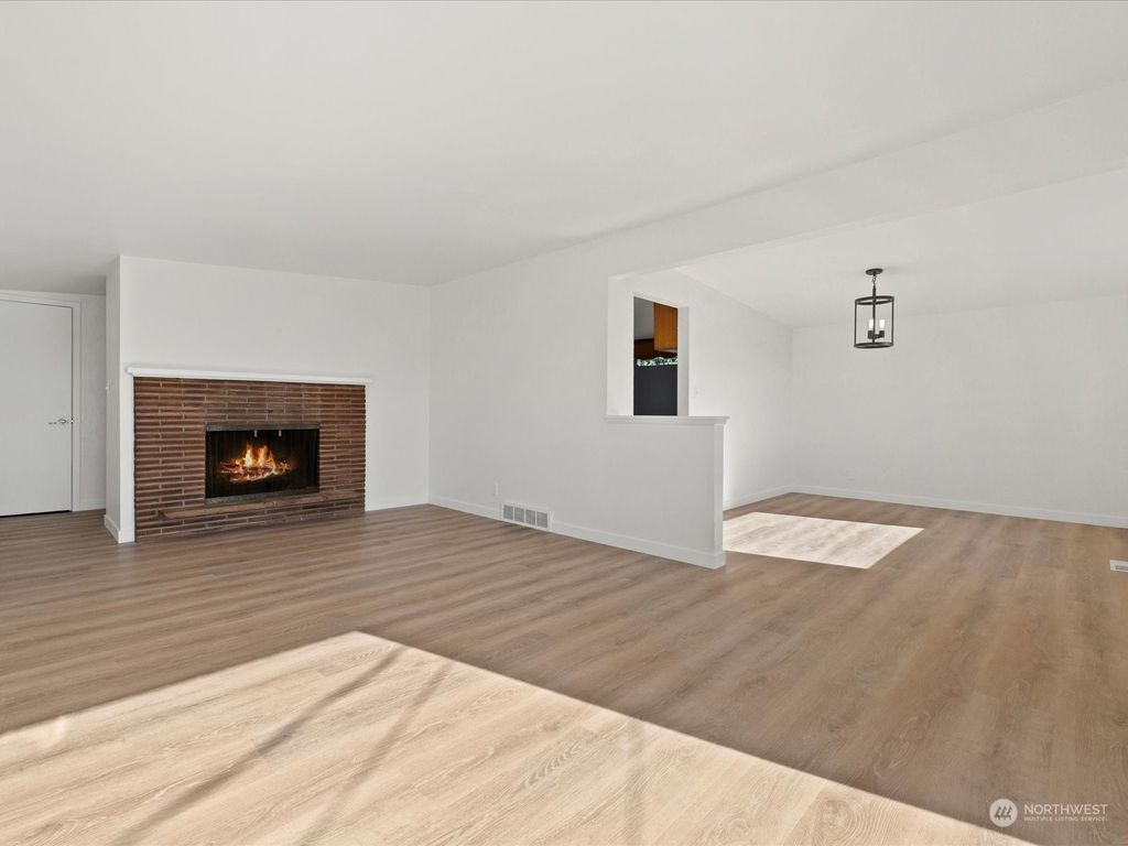 Photo of 20918 7th Avenue Pl S, Des Moines, WA 98198 (MLS # 2203708)