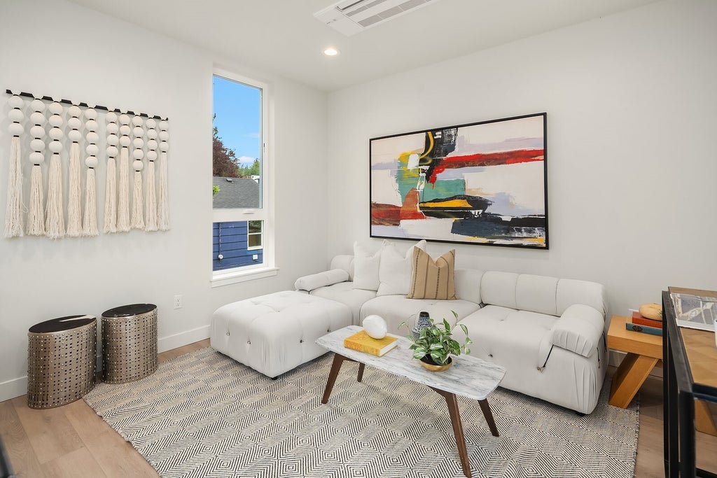 Photo of 108 29th Avenue E, Seattle, WA 98112 (MLS # 2598767)