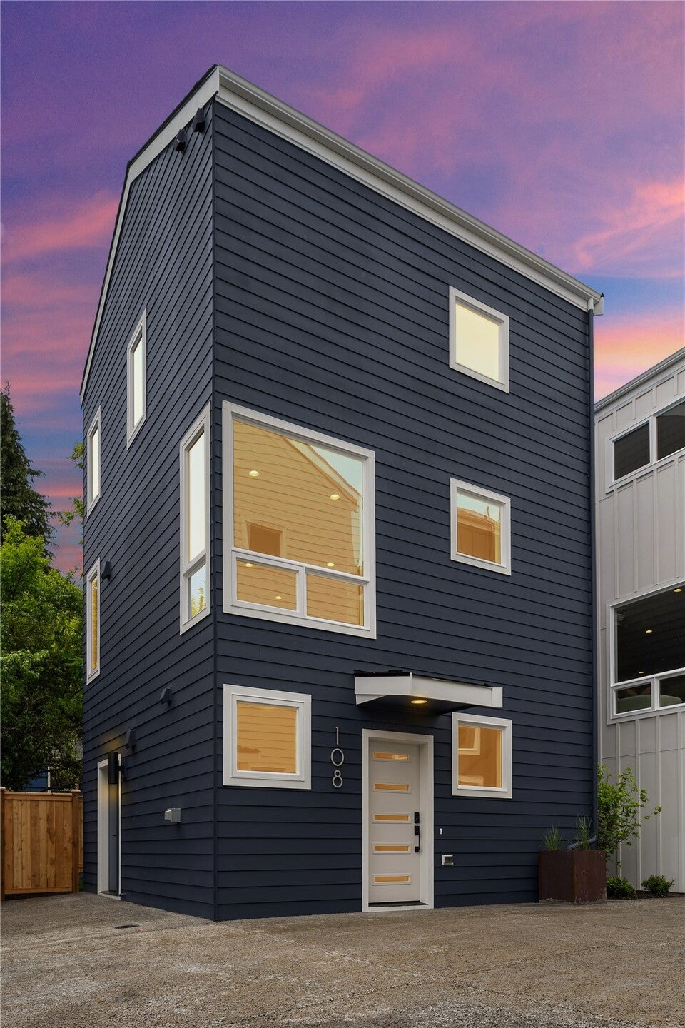 Photo of 108 29th Avenue E, Seattle, WA 98112 (MLS # 2598767)