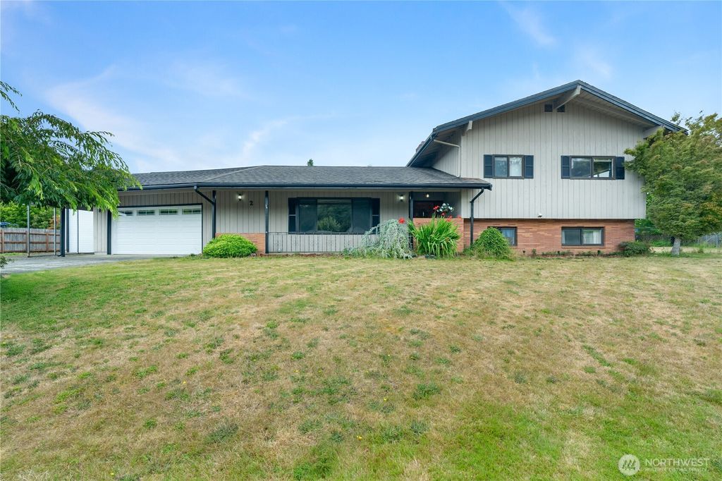 Photo of 2 Tweed Place, Cosmopolis, WA 98537 (MLS # 2557101)