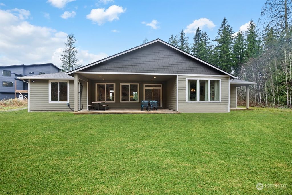 Photo of 40514 306th Avenue SE, Enumclaw, WA 98022 (MLS # 2189636)