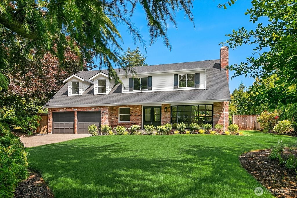 Photo of 2534 Medina Circle Cir, Medina, WA 98039 (MLS # 2398063)