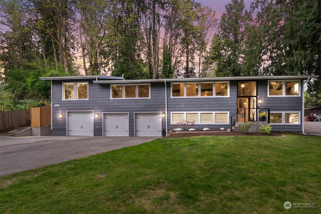 Photo of 20231 37th Avenue NE, Lake Forest Park, WA 98155 (MLS # 2065015)