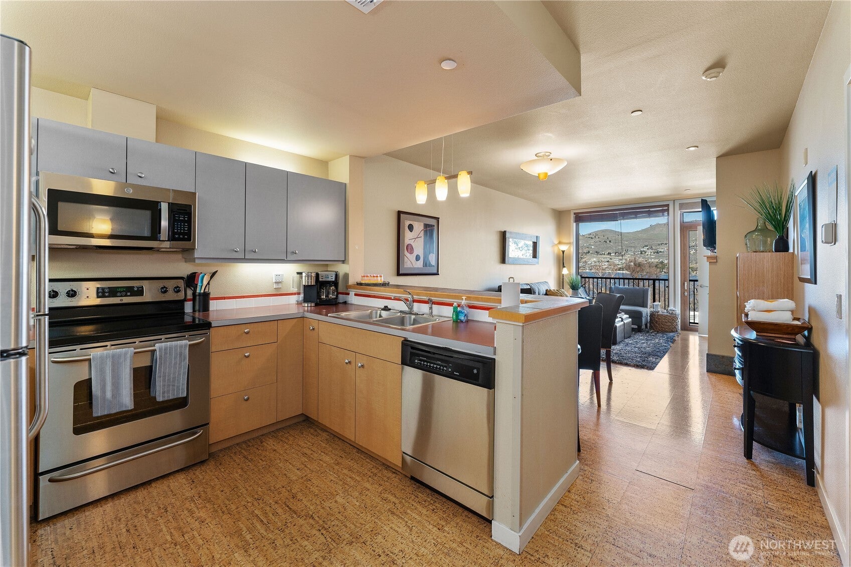 2220 Woodin Avenue 311