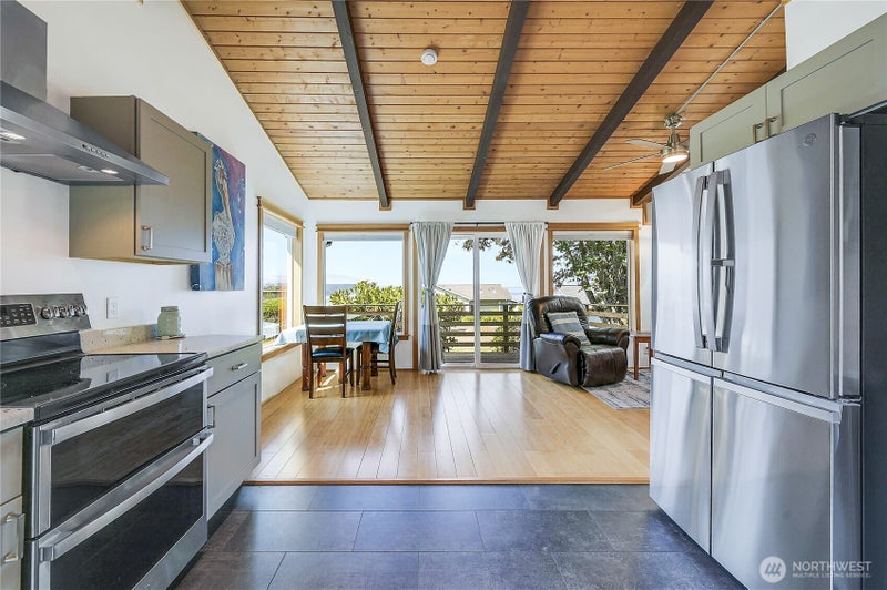 200 N Rhododendron Drive