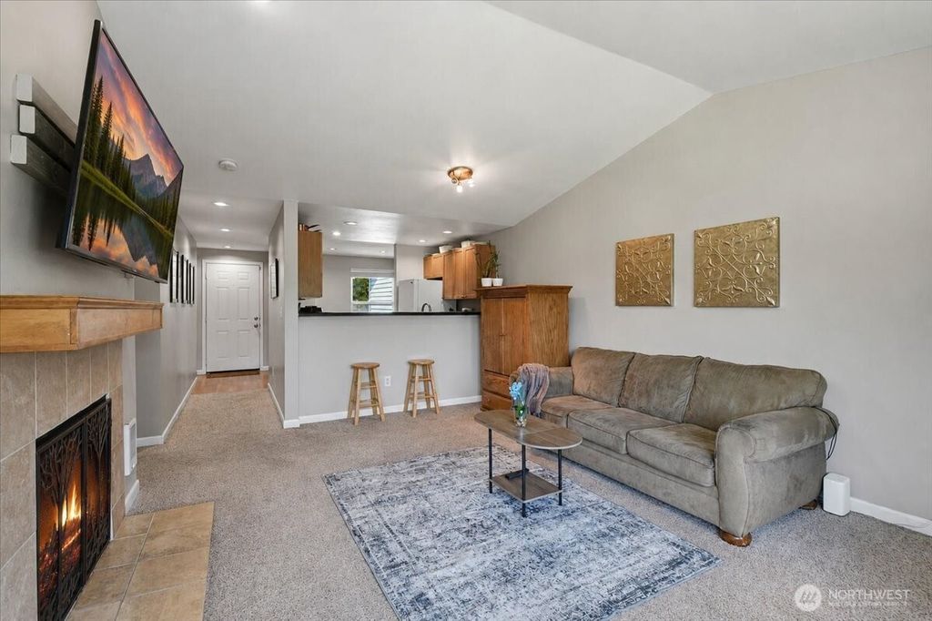 Photo of 26209 116th Avenue SE #B303, Kent, WA 98030 (MLS # 2522252)