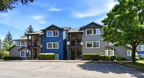 Photo of 26209 116th Avenue SE #B303, Kent, WA 98030 (MLS # 2522252)