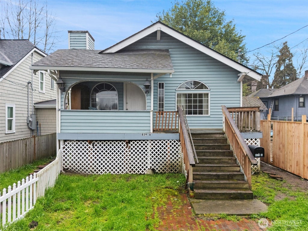 Photo of 839 10th Street, Bremerton, WA 98337 (MLS # 2580192)