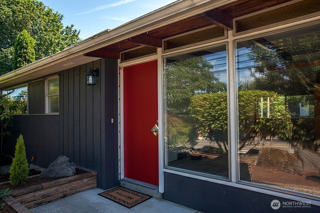 Photo of 26 6th Street S, Kirkland, WA 98033 (MLS # 2485799)