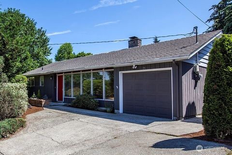 Photo of 26 6th Street S, Kirkland, WA 98033 (MLS # 2485799)