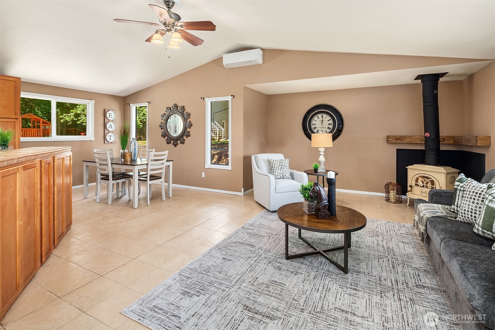 1247 293rd Avenue NE