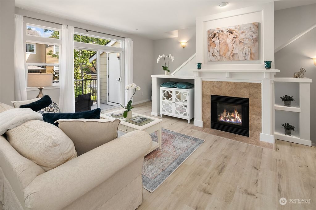 Photo of 1913 16th Lane NE, Issaquah, WA 98029 (MLS # 2125381)
