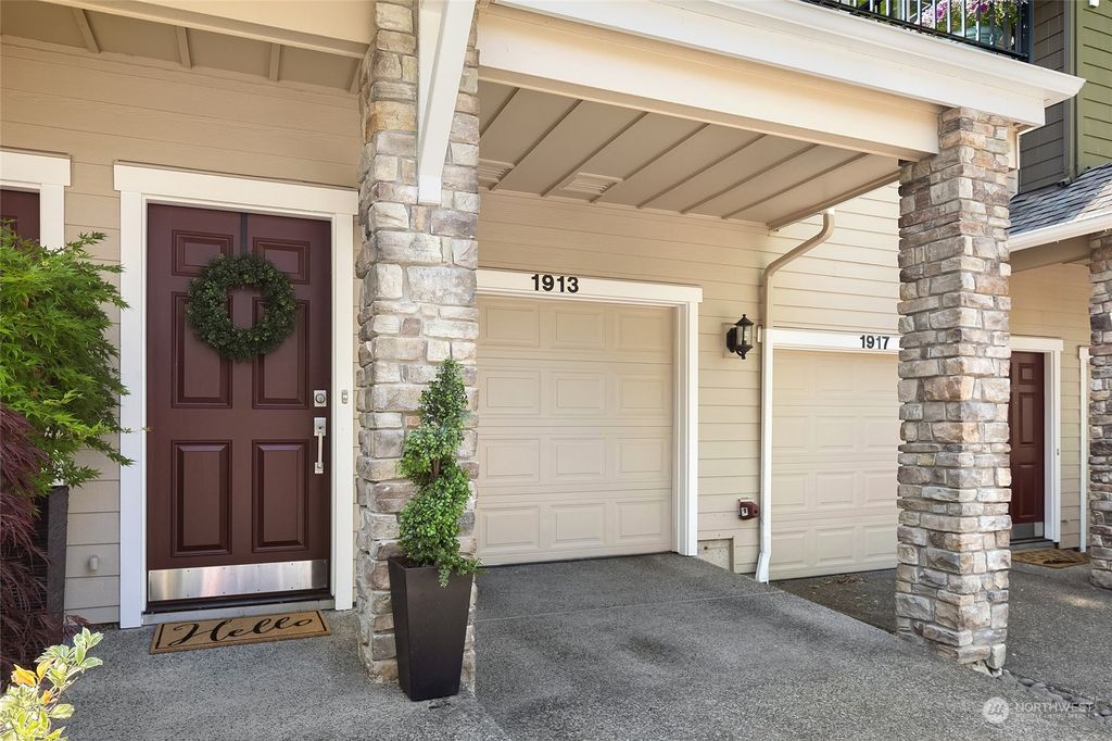 Photo of 1913 16th Lane NE, Issaquah, WA 98029 (MLS # 2125381)