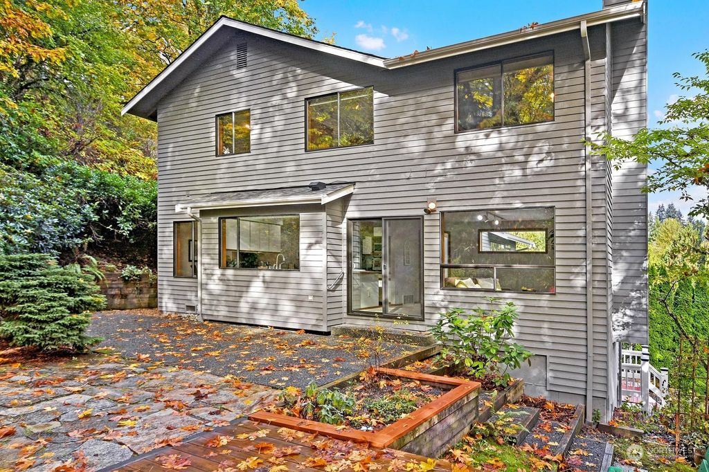 Photo of 17031 35th Avenue NE, Lake Forest Park, WA 98155 (MLS # 2174394)