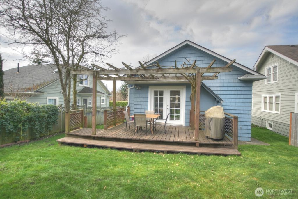 Photo of 5718 29th Avenue NE, Seattle, WA 98105 (MLS # 2496155)