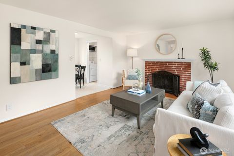 Photo of 6257 28th Avenue NE, Seattle, WA 98115 (MLS # 2522915)