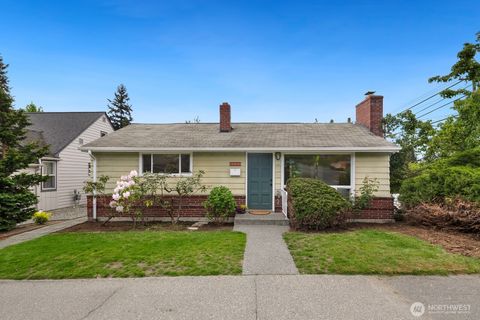 Photo of 6257 28th Avenue NE, Seattle, WA 98115 (MLS # 2522915)